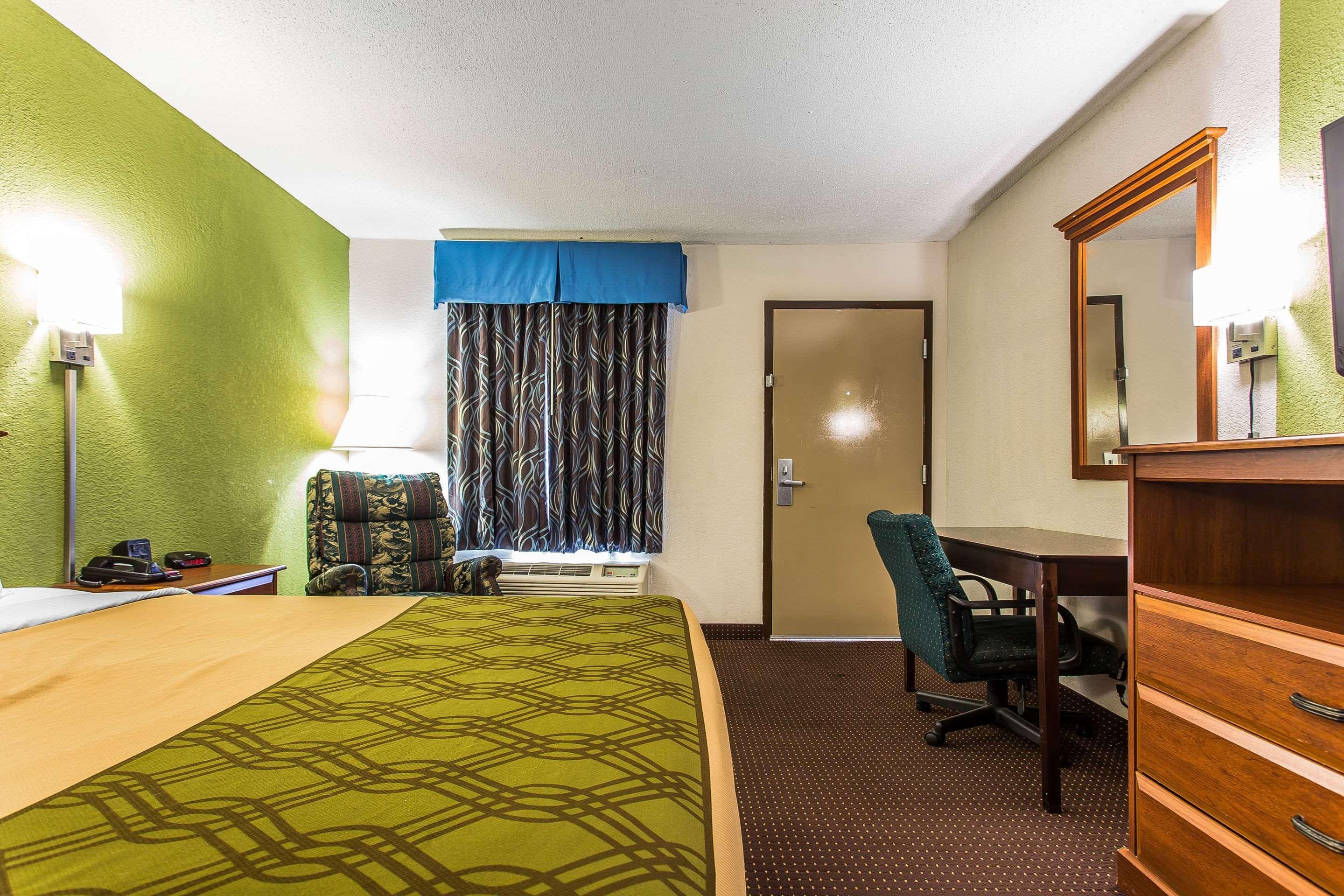 Econo Lodge Elizabeth City Bagian luar foto