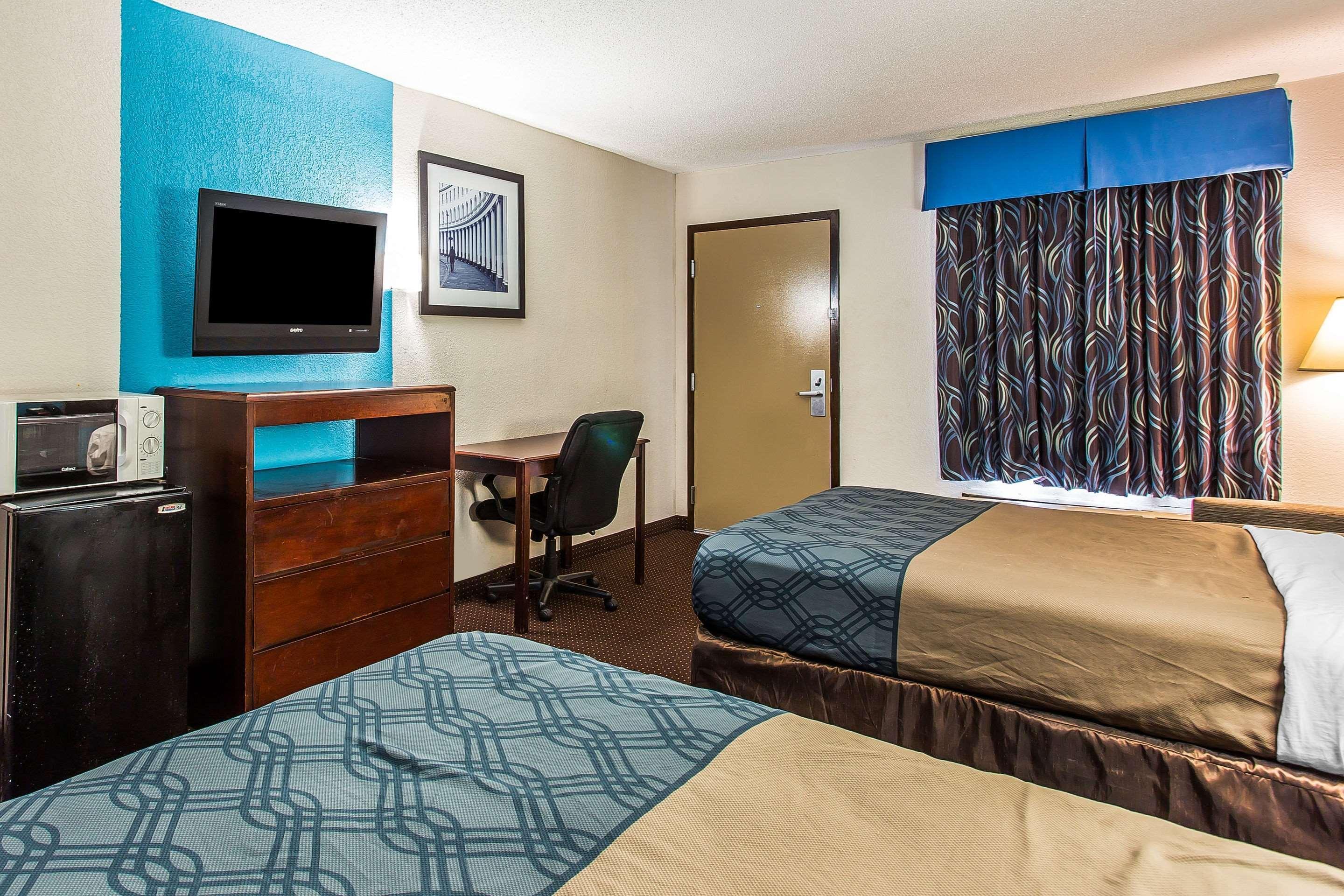 Econo Lodge Elizabeth City Bagian luar foto