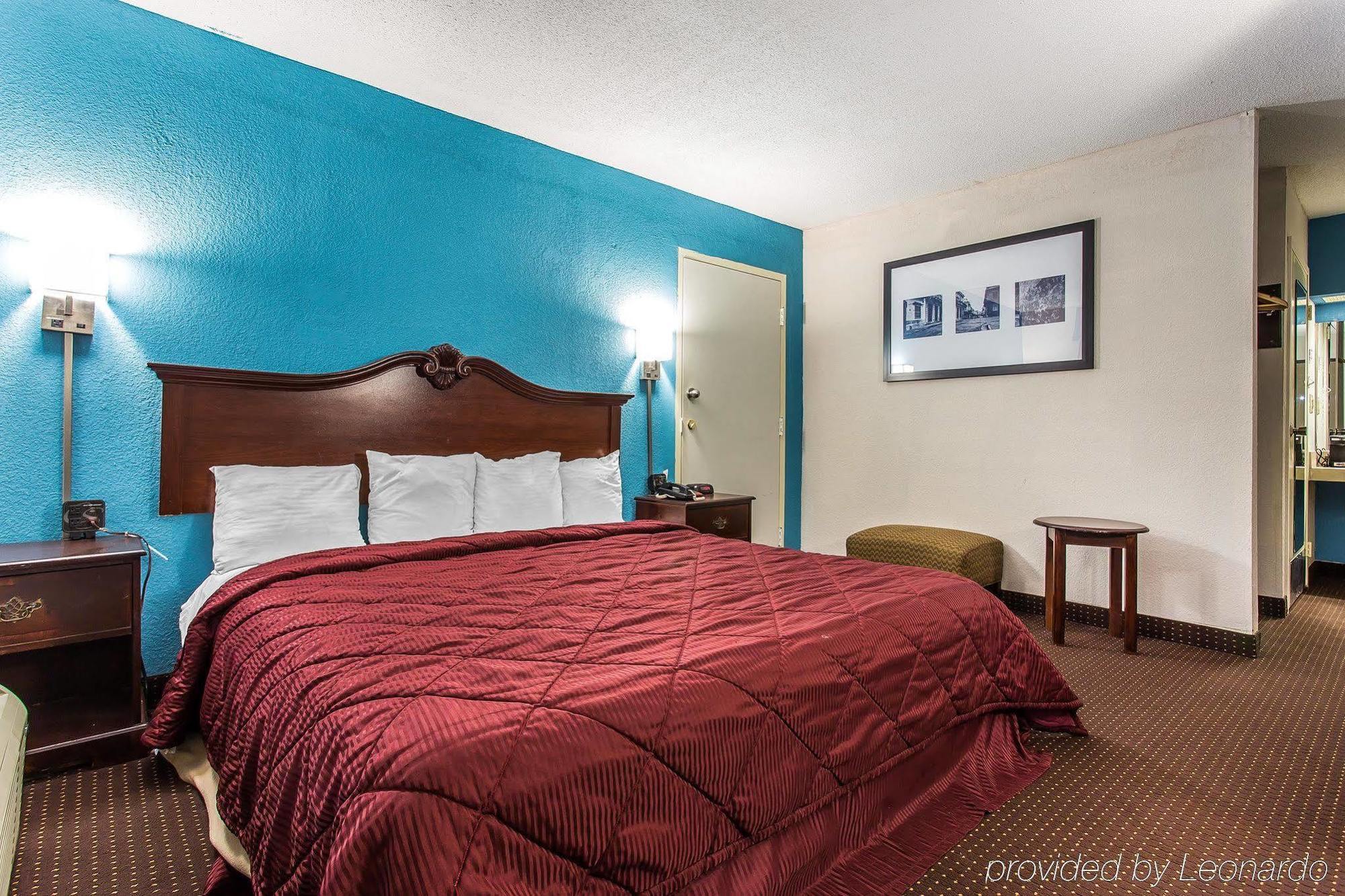 Econo Lodge Elizabeth City Bagian luar foto