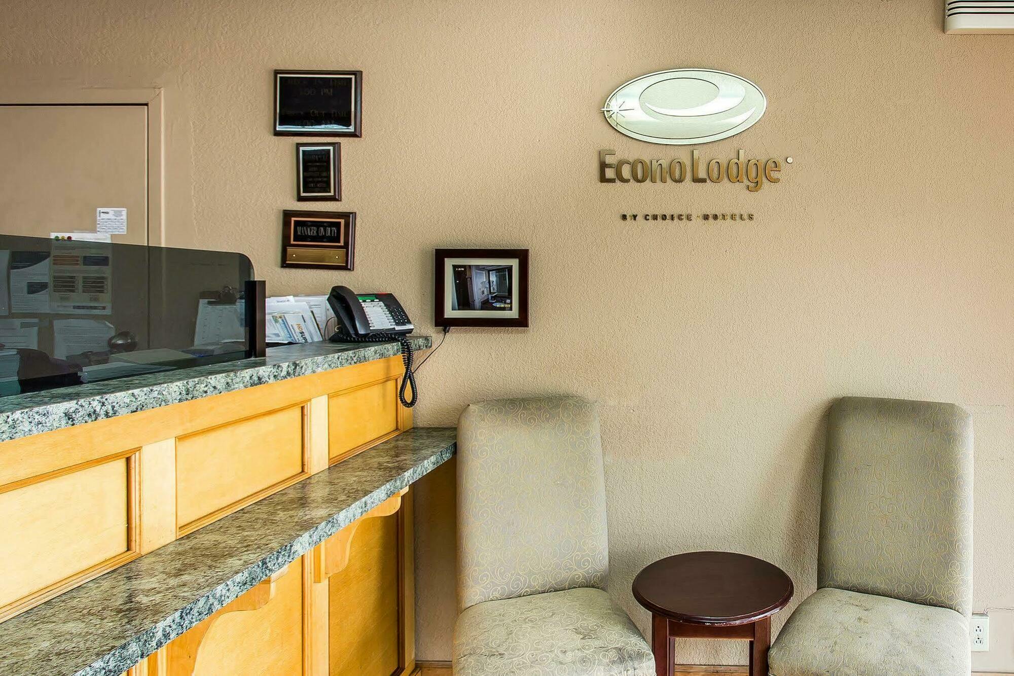 Econo Lodge Elizabeth City Bagian luar foto